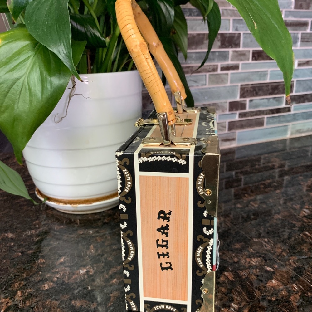 Purse - Picture 4 of 5